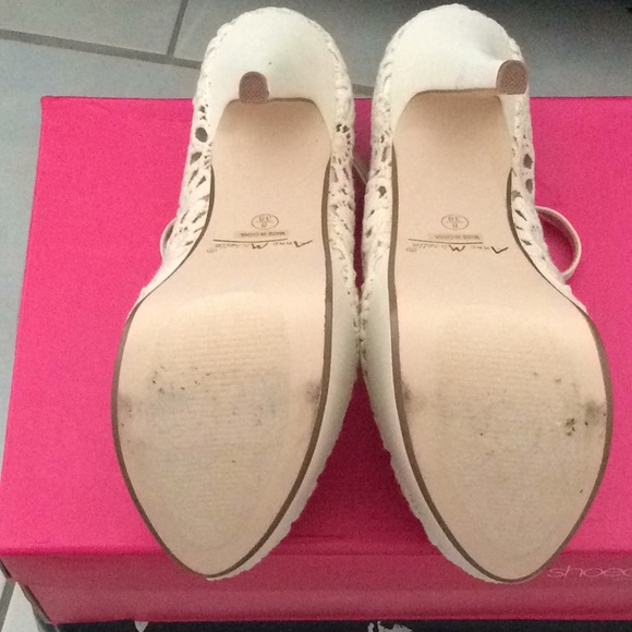 Shoes - Picture 3 of 4